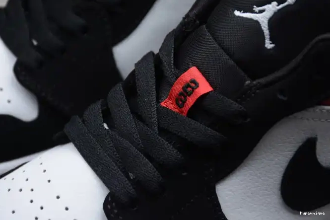 HYPE Black Toe 553558-116 Air Low 1 Jordan 0504